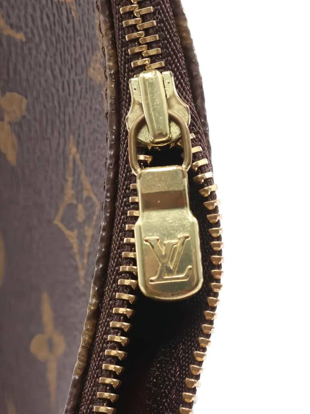 2000 monogram pochette
