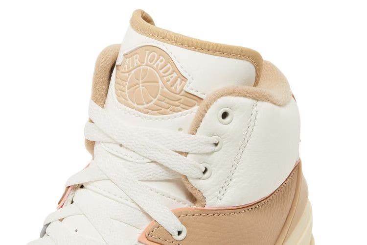 Wmns Air Jordan 2 Retro Off WhiteDesertSunset HazeMuslin