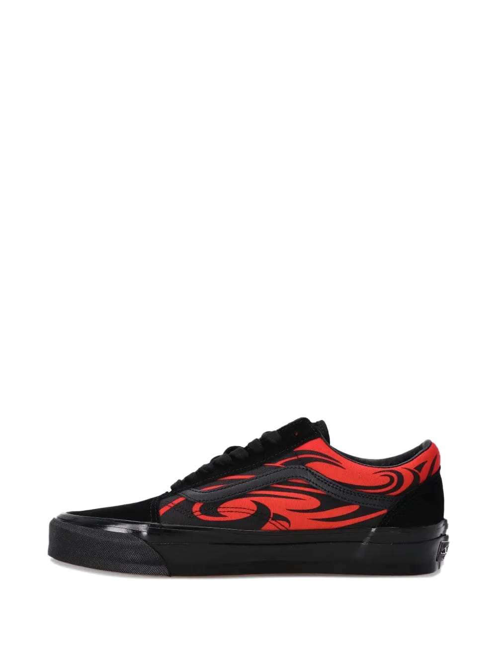 flame-embellished low-top sneakers