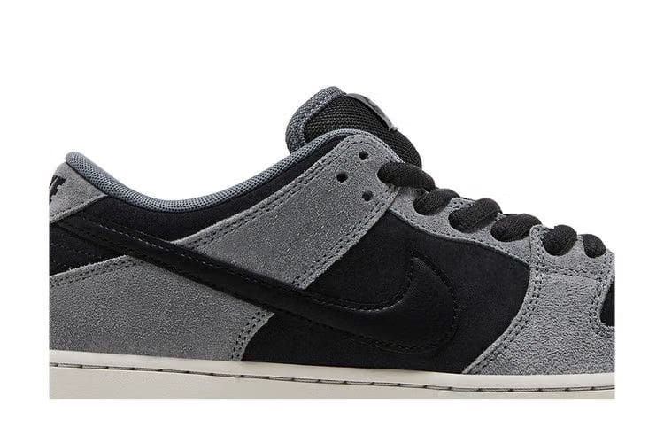 Dunk Low SB Dark Smoke Grey