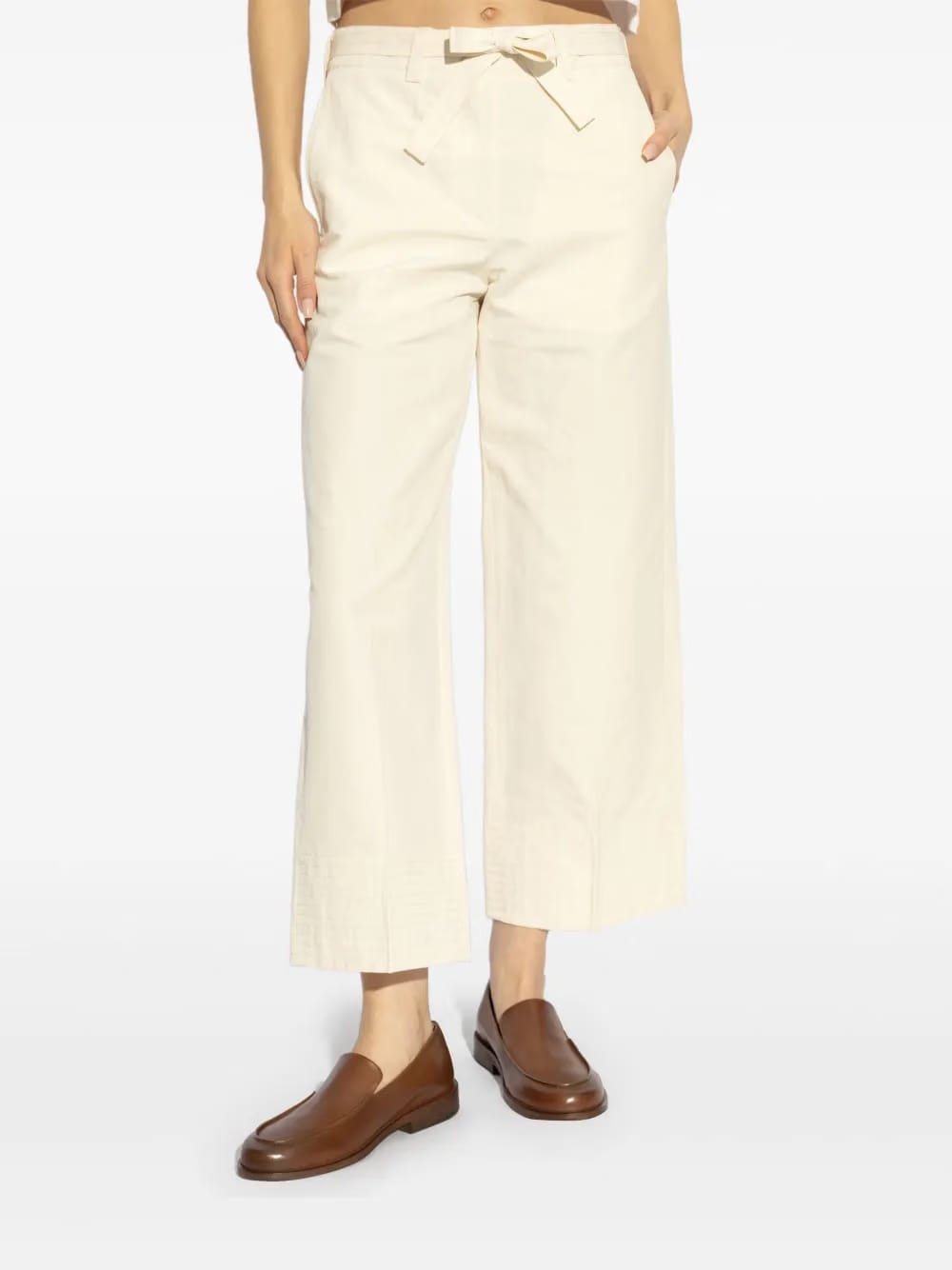 tie-fastening trousers