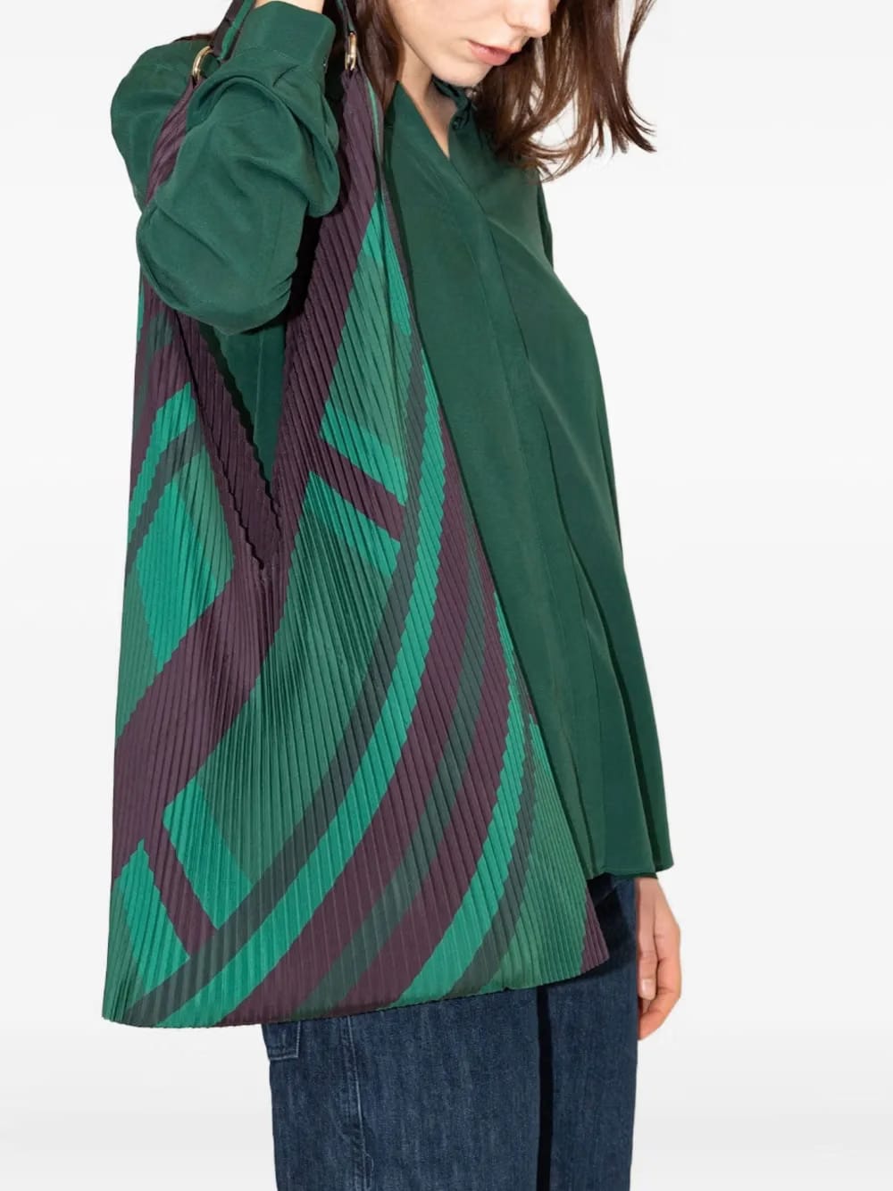 pleated geometric-pattern tote bag