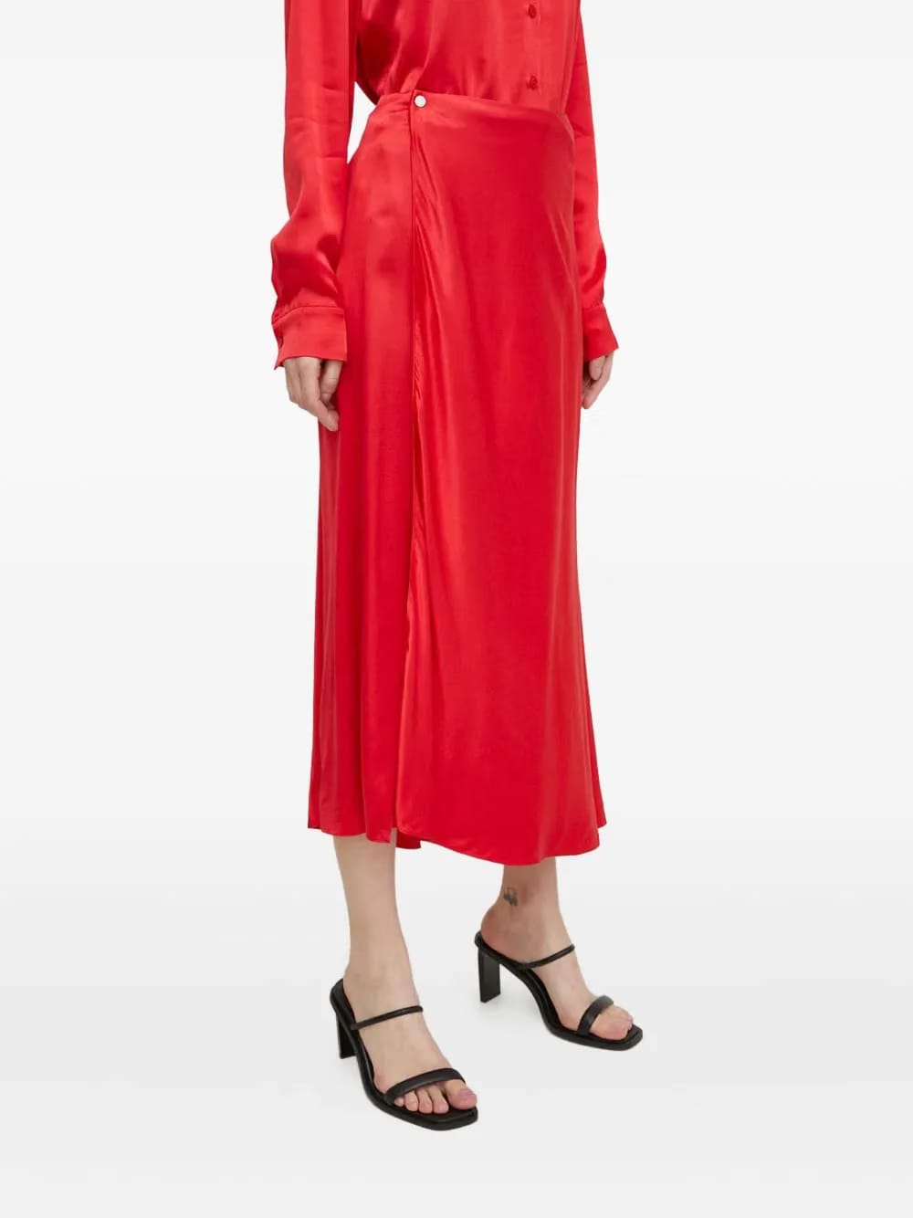 asymmetrical-hem skirt