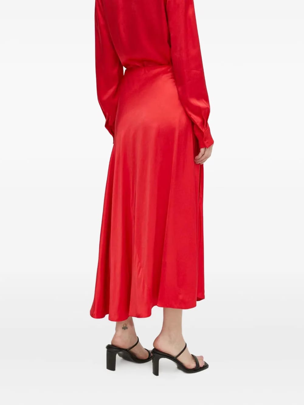 asymmetrical-hem skirt