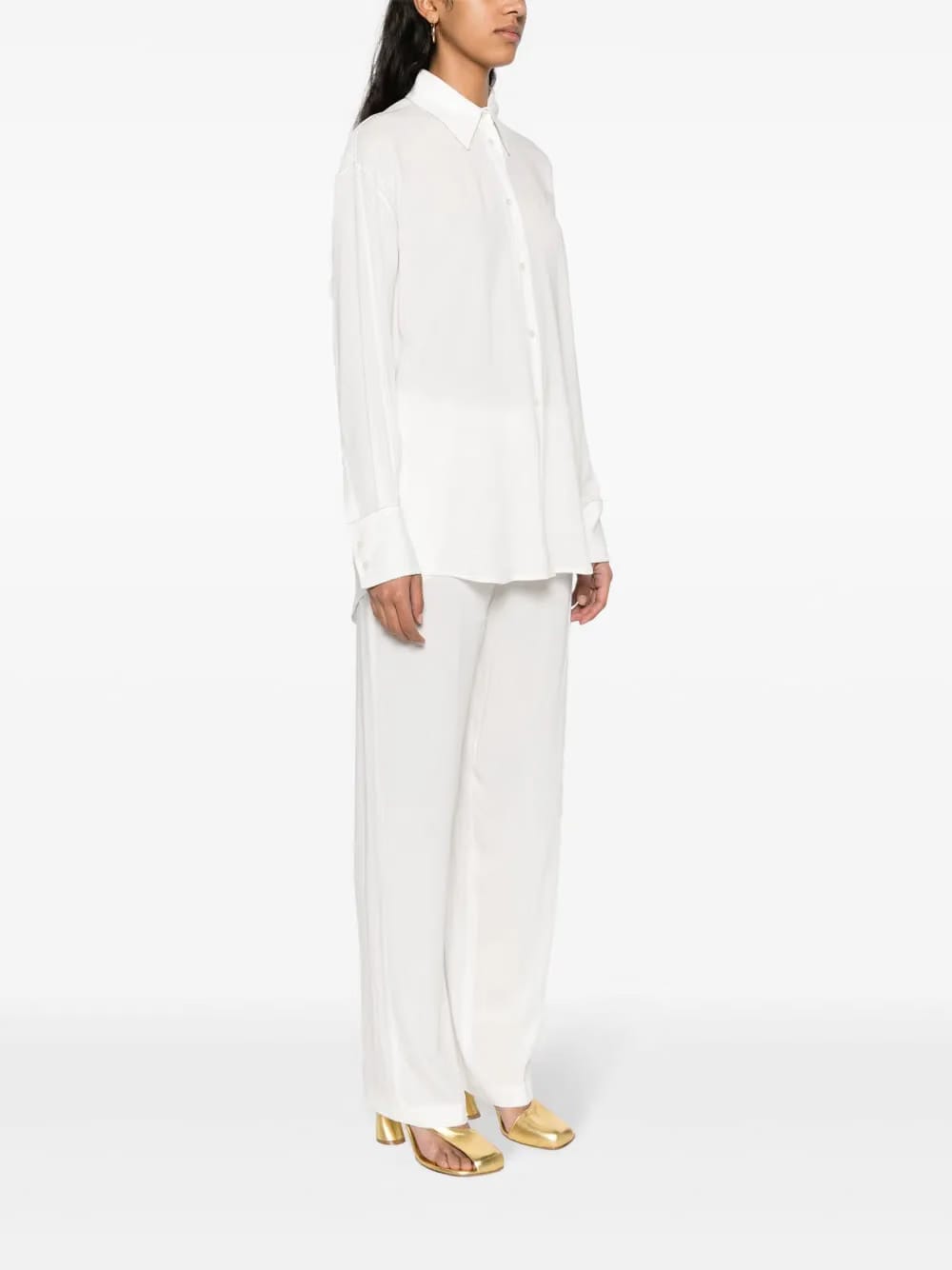 buttoned long-sleeves shirt