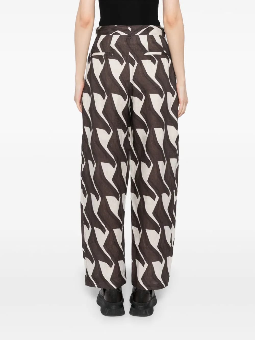 Pattern-printed tapered trousers