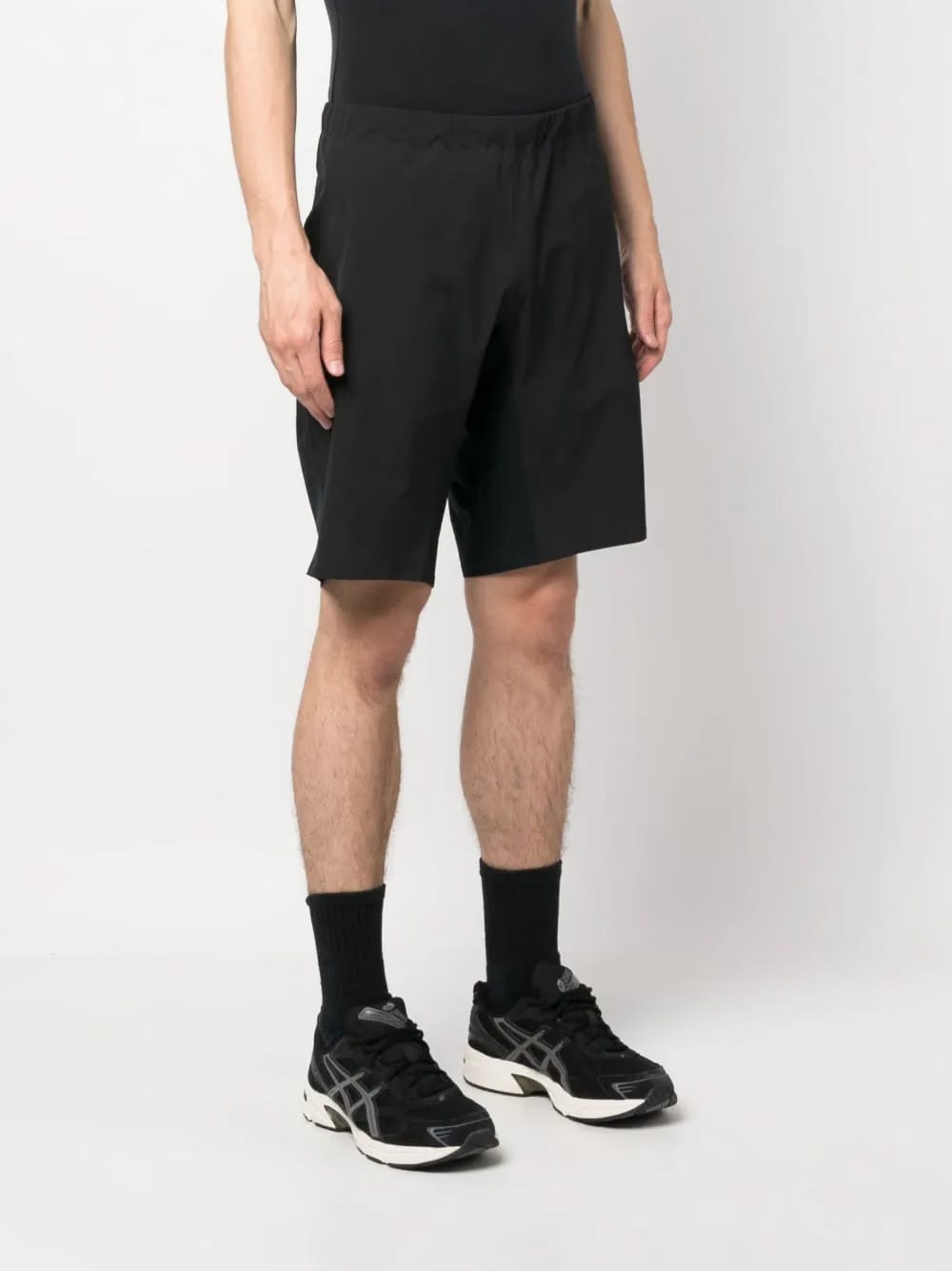 low-rise tailored shorts
