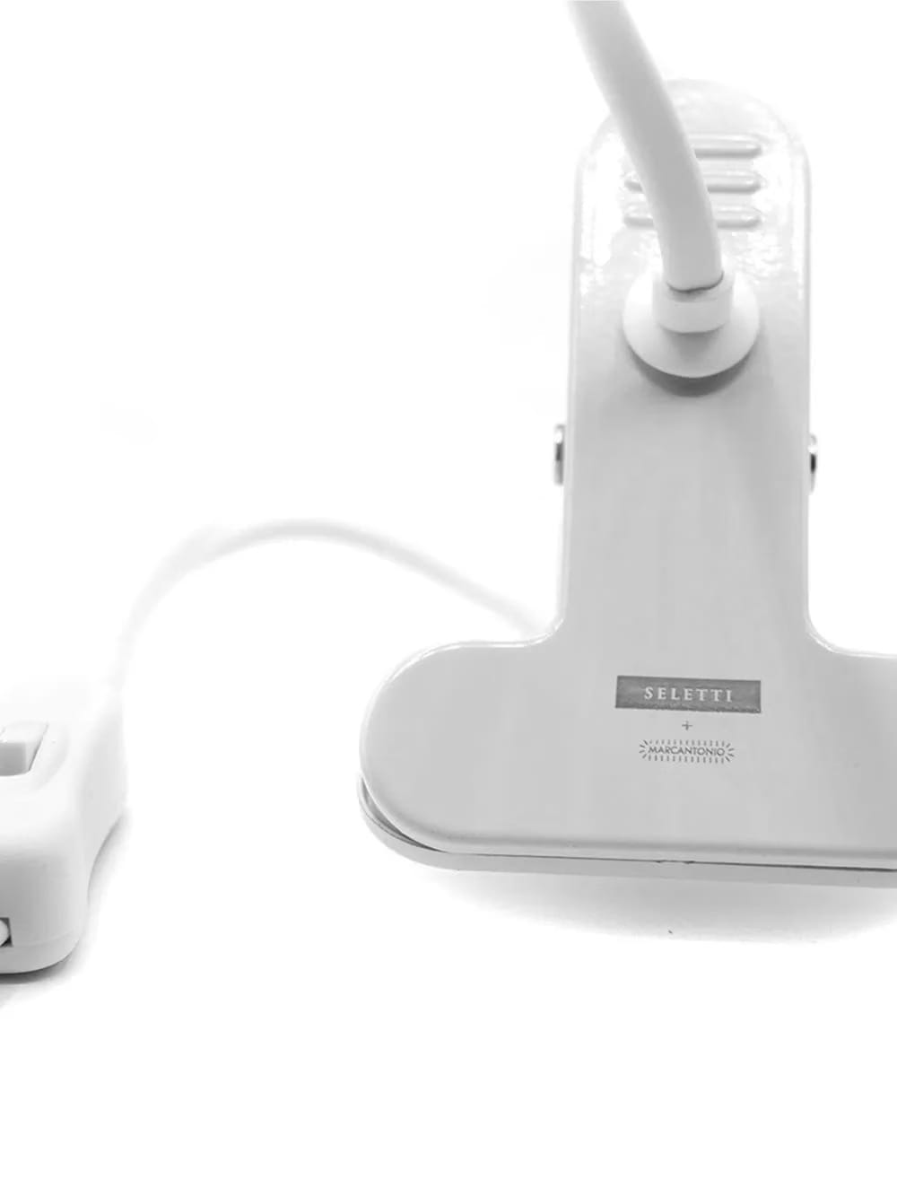 sparrow-taking-off table lamp