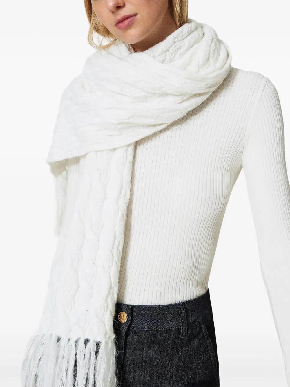 knitted scarf