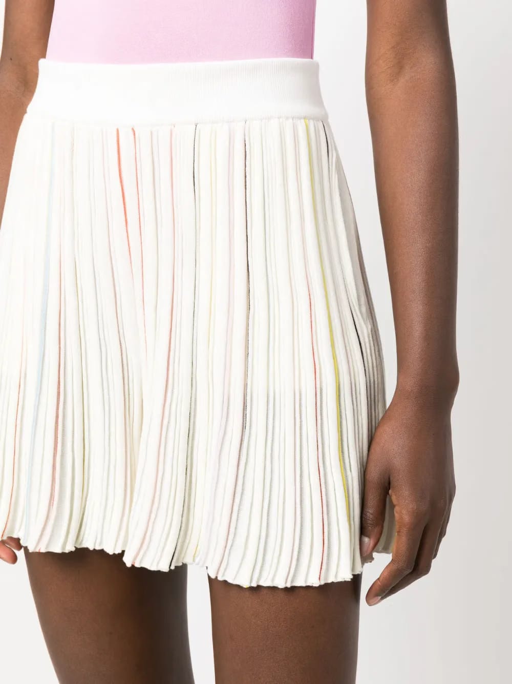 contrast-stripe pleated shorts