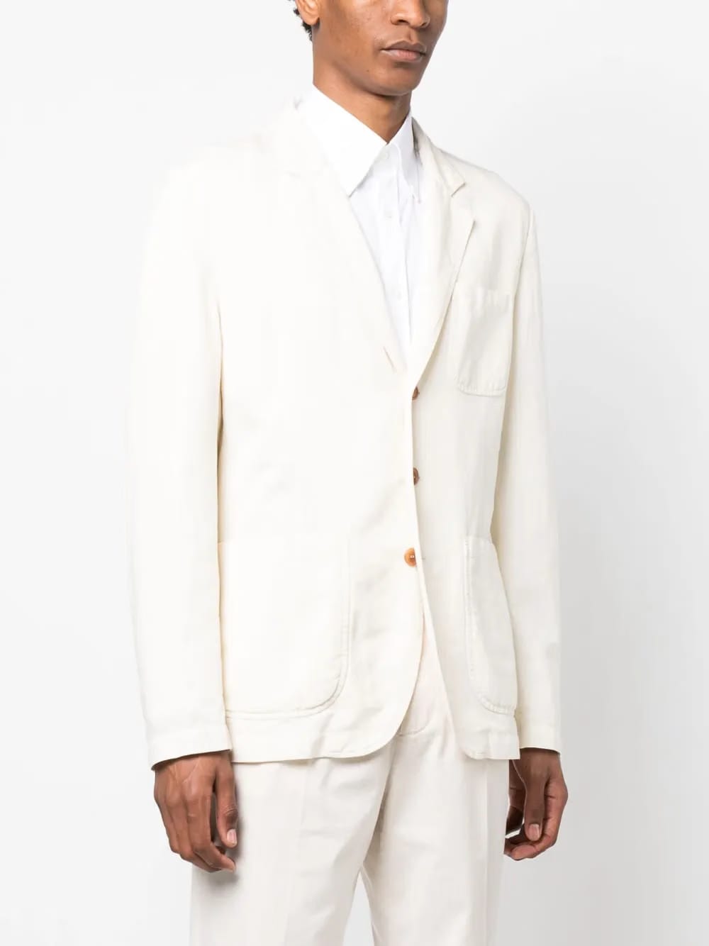 single-breasted button-fastening jacket