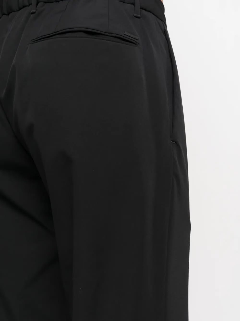 stretch-design straight-leg trousers