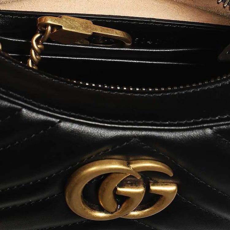 Gucci GG Marmont Half-Moon-Shaped Mini Bag Nero