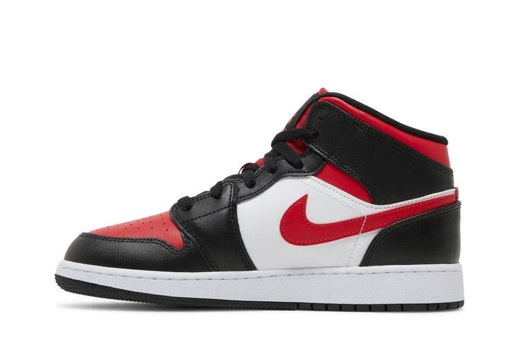 AIR JORDAN 1 MID BLACK FIRE RED (GS) – image 3 of 5 AIR JORDAN 1 MID BLACK FIRE RED (GS) – image 3 of 5