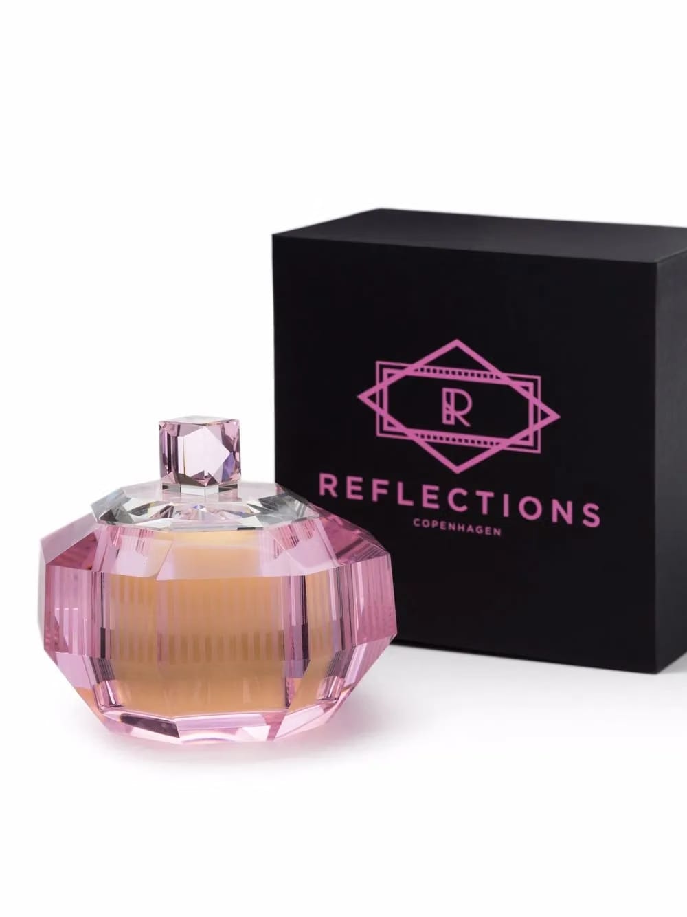 Clara scented candle
