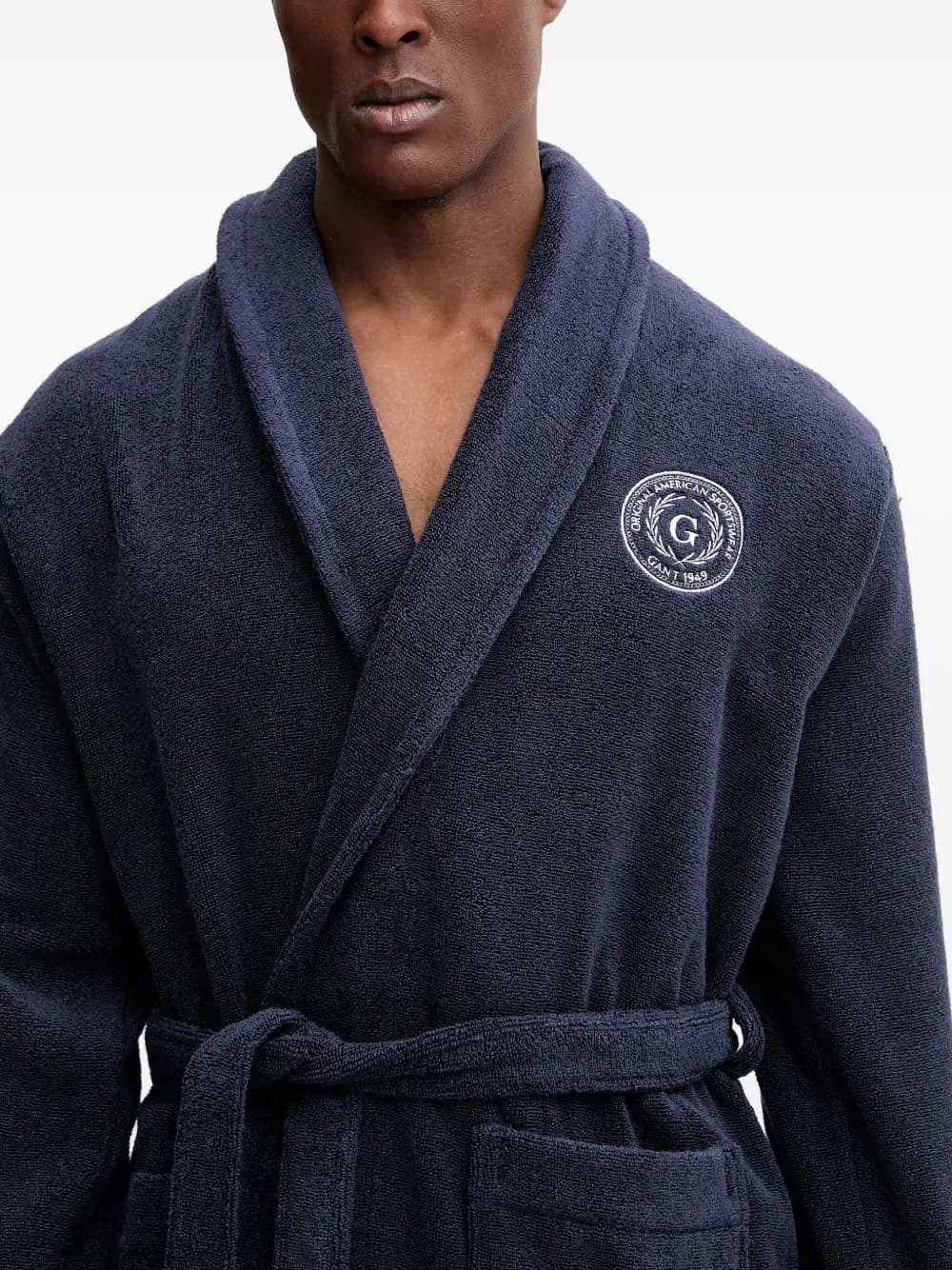 logo-embroidered shawl-collar robe