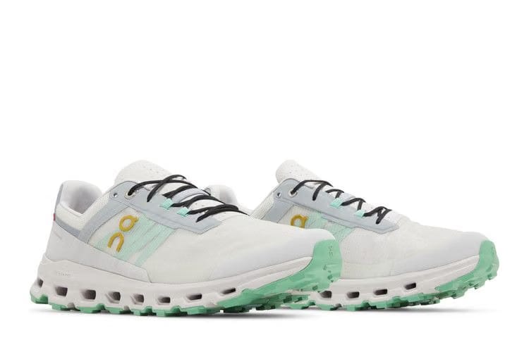 Cloudvista CN Frost Parakeet