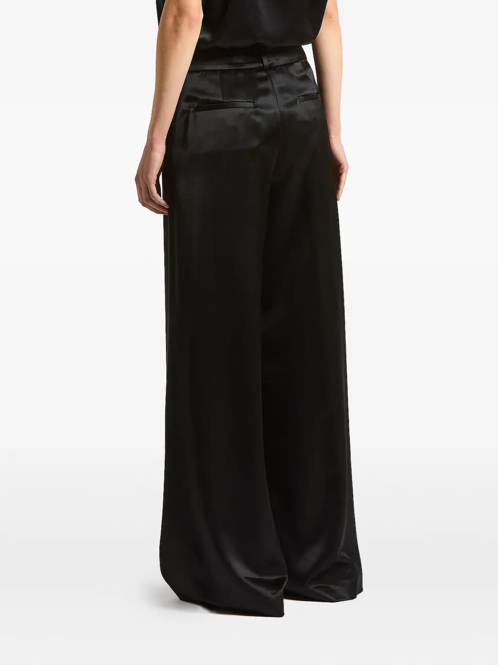 button-cloure trousers