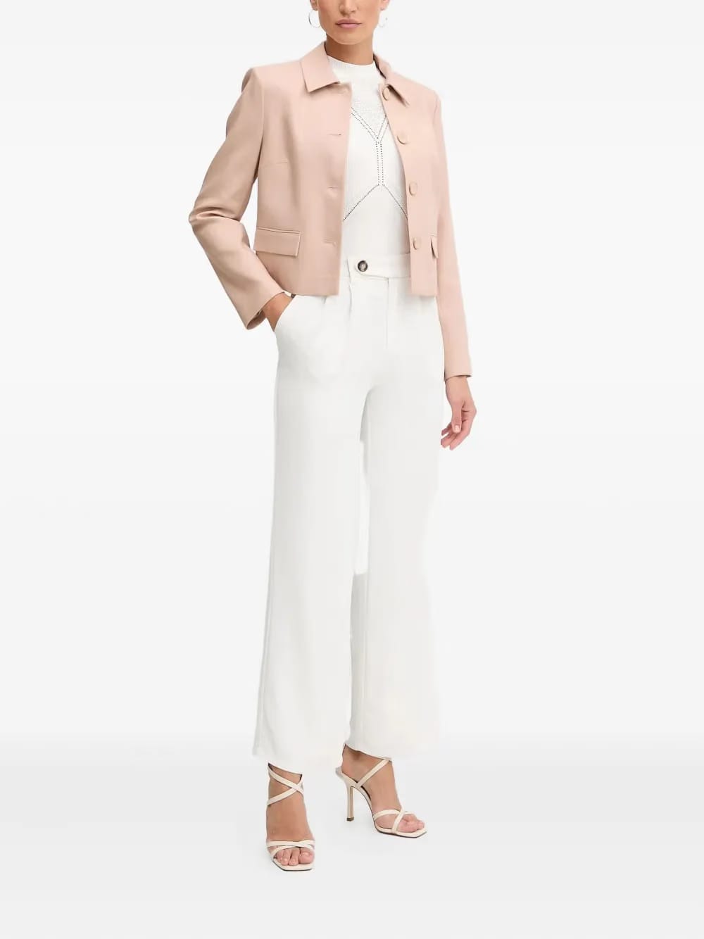buttoned-pocketed jacket