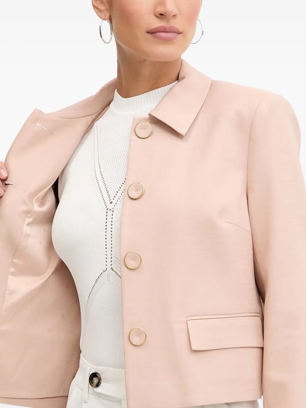 buttoned-pocketed jacket