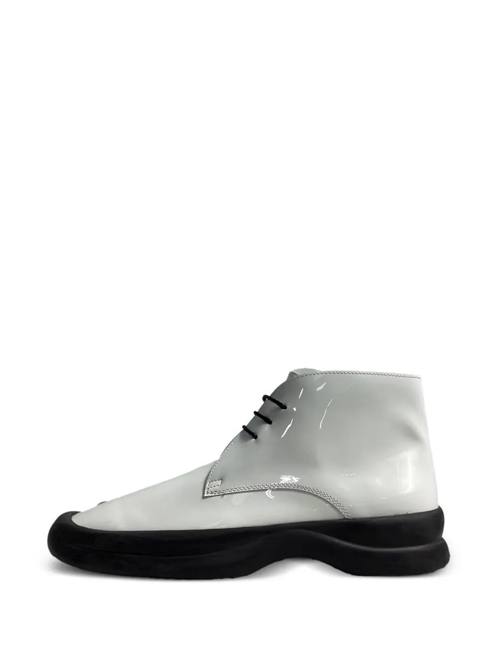 lace-up fastening patent leather boots