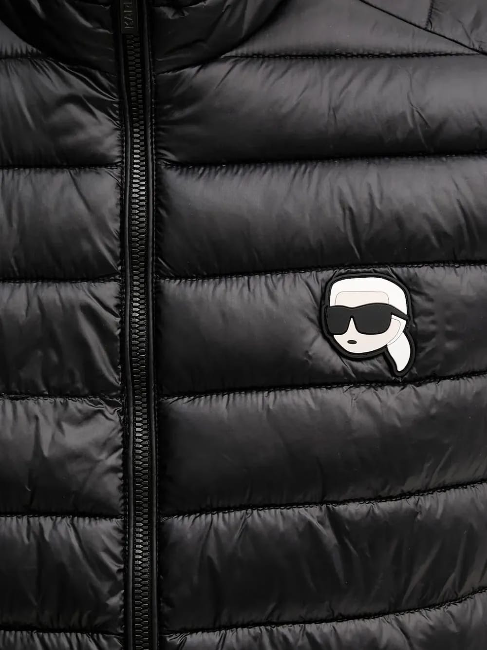 quilted logo-patch gilet
