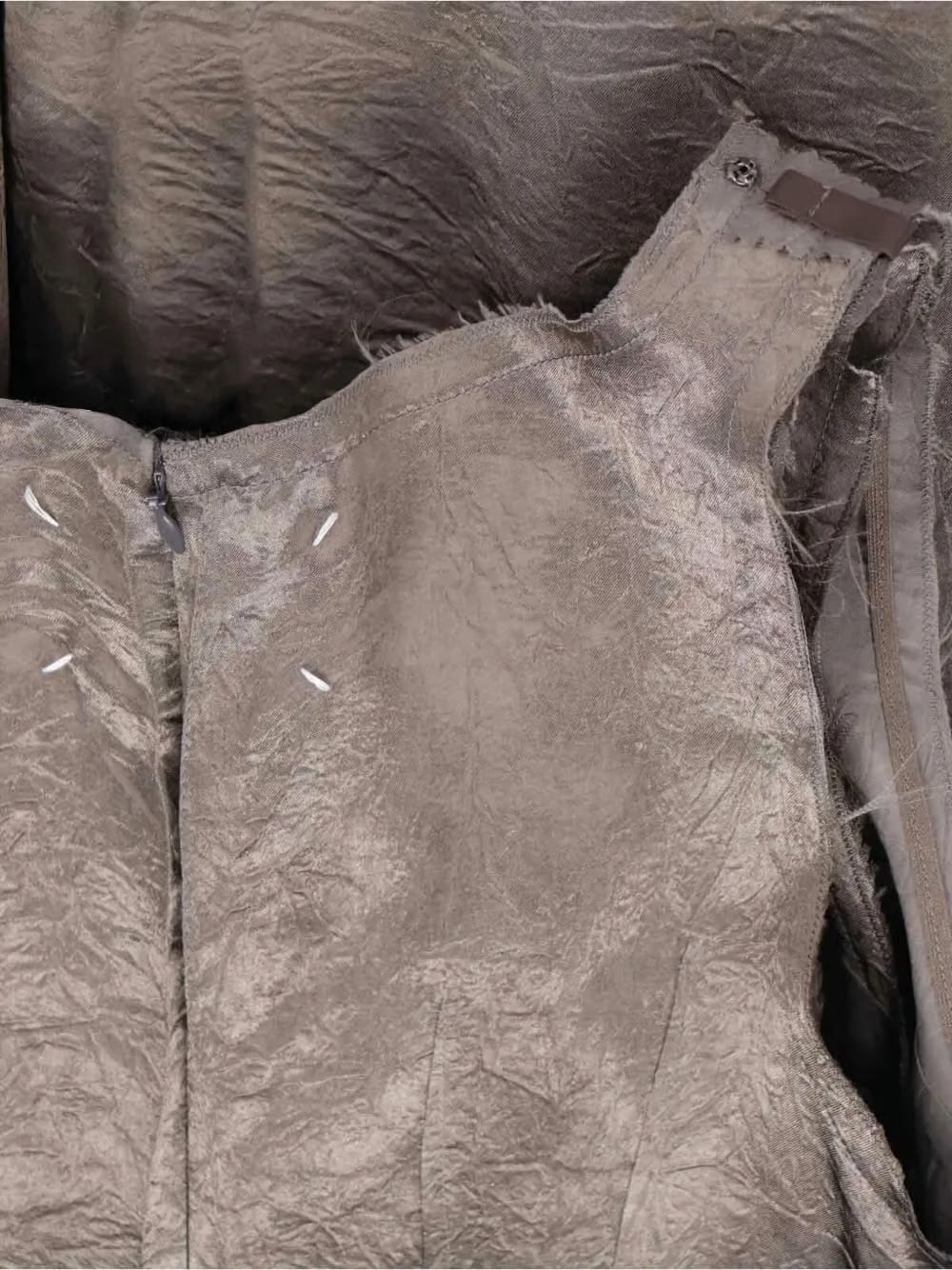 crinkled-effect panelled midi dress