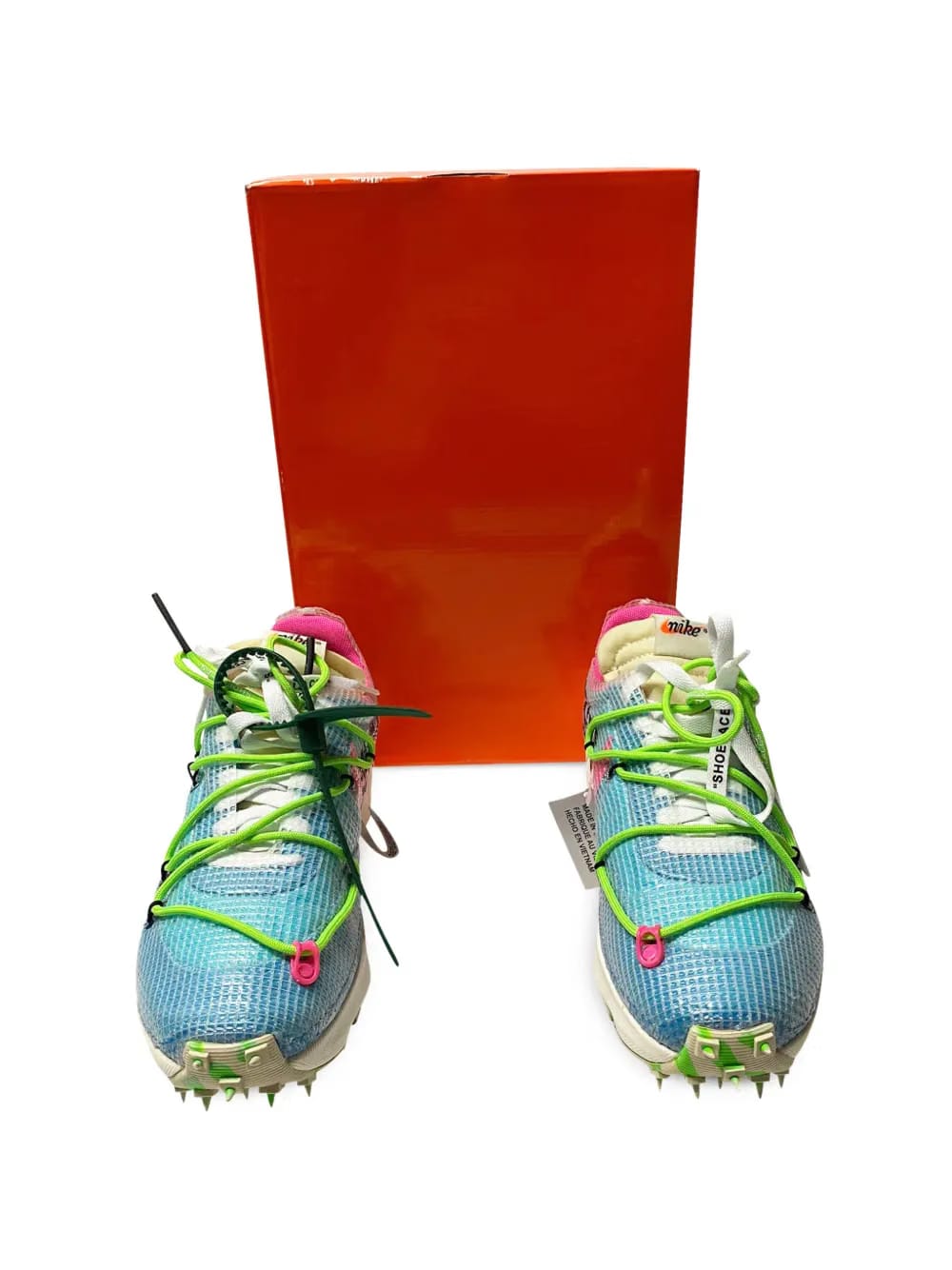 2019 textured trainers