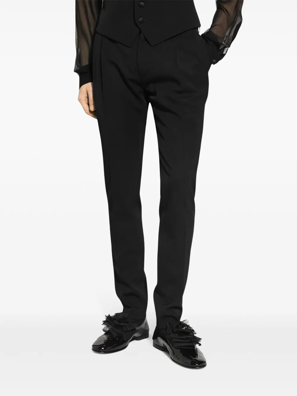 slim-fit tailored trousers