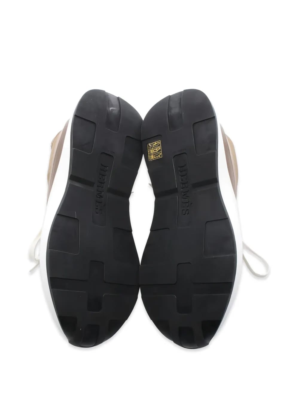 2010s lace-up sneakers