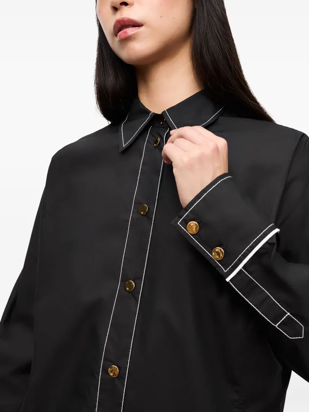 contrasting shirt