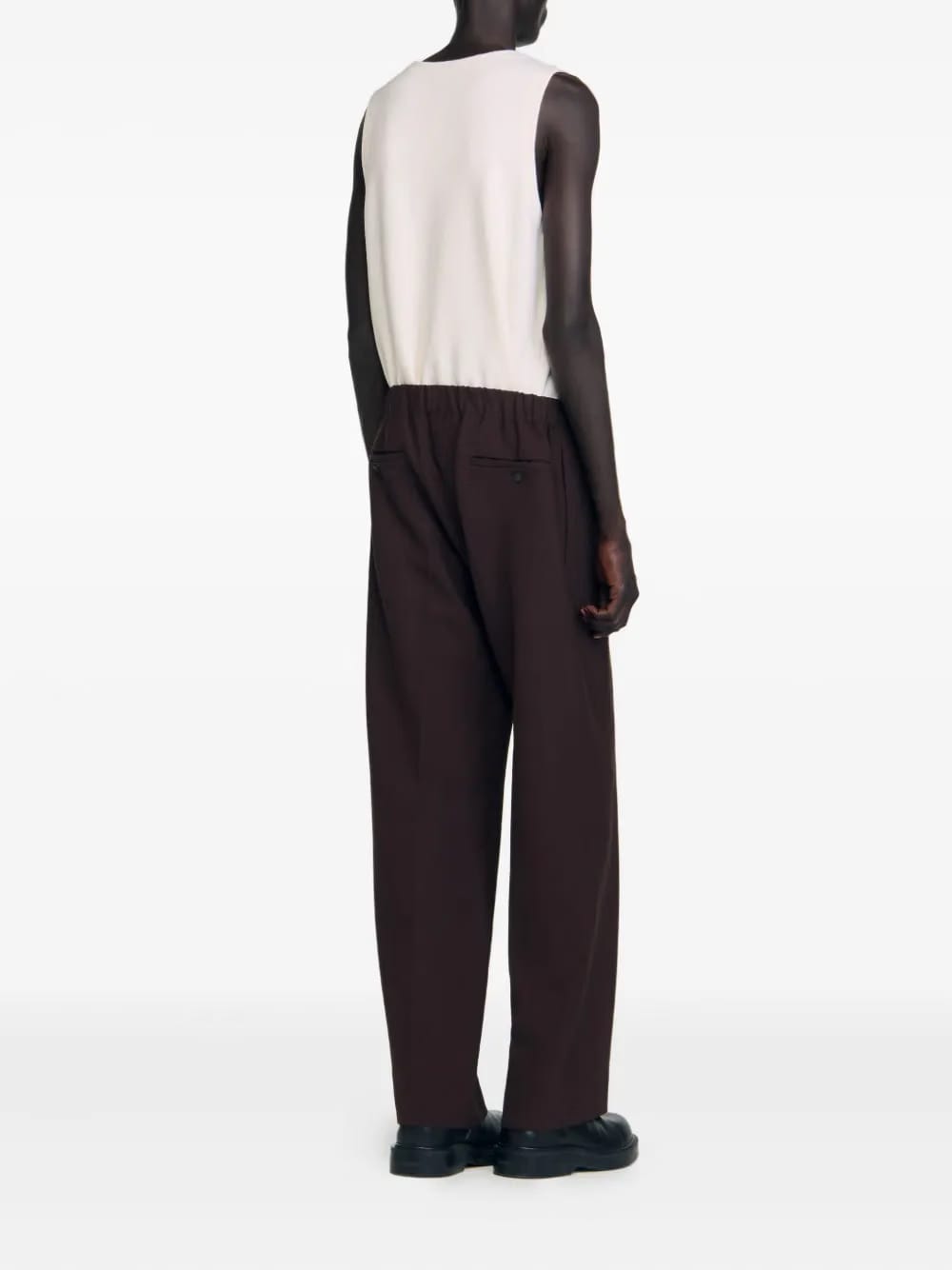 elastic-waist pleated trousers