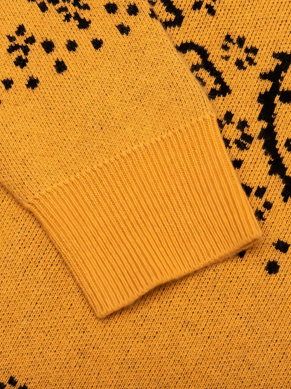 Bandana V-neck knit cardigan