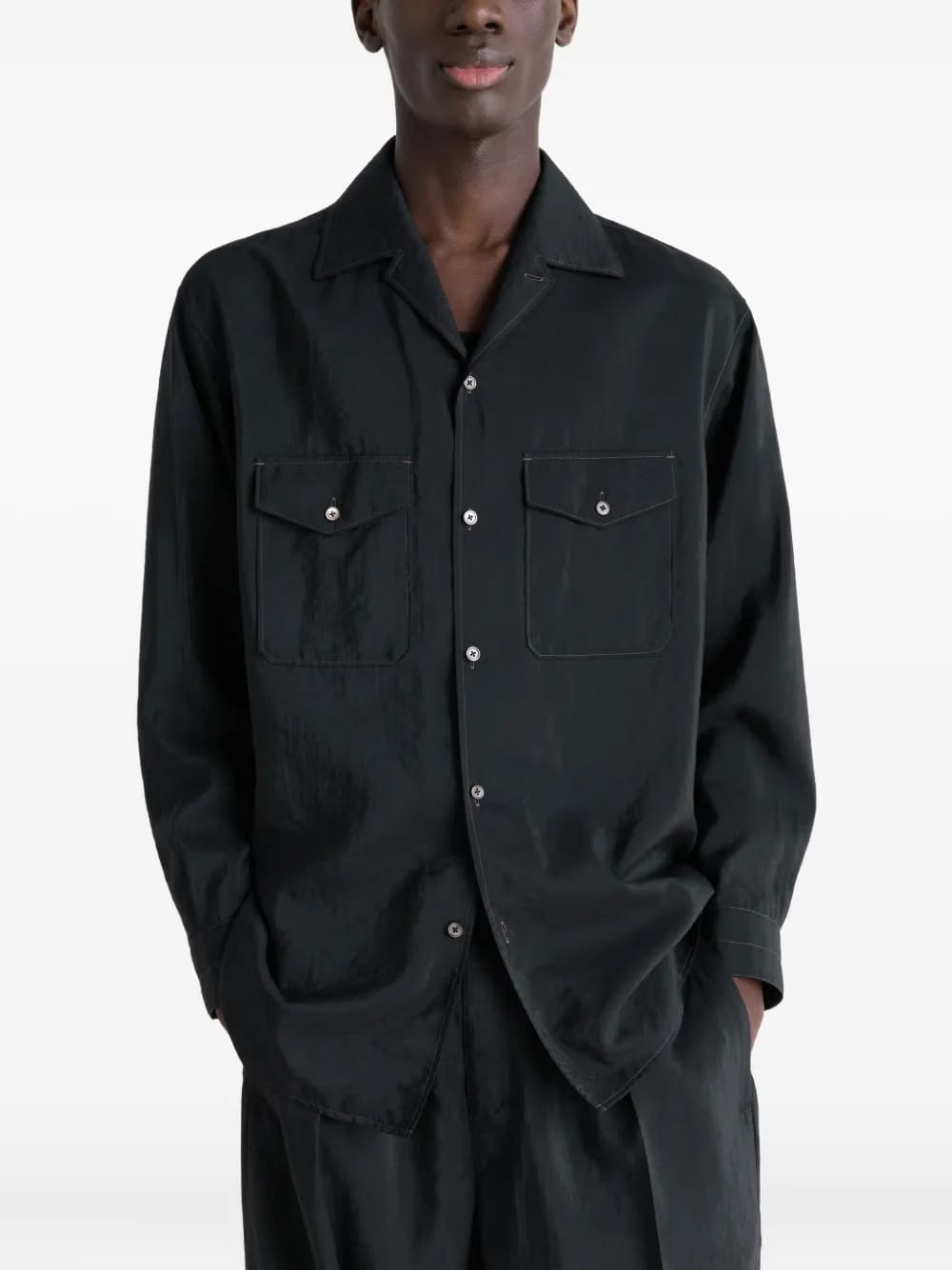 notched-collar fla-pocket shirt