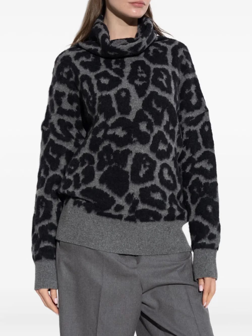 leopard-pattern roll-neck jumper