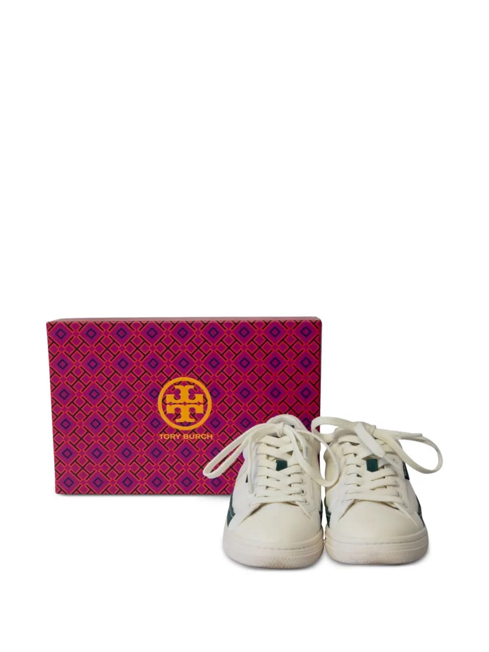 classic court canvas trainers