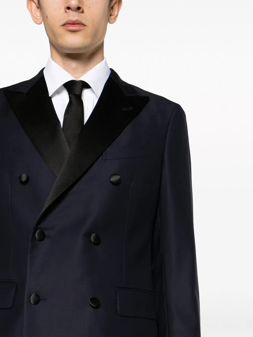 peak-lapels double breasted suit