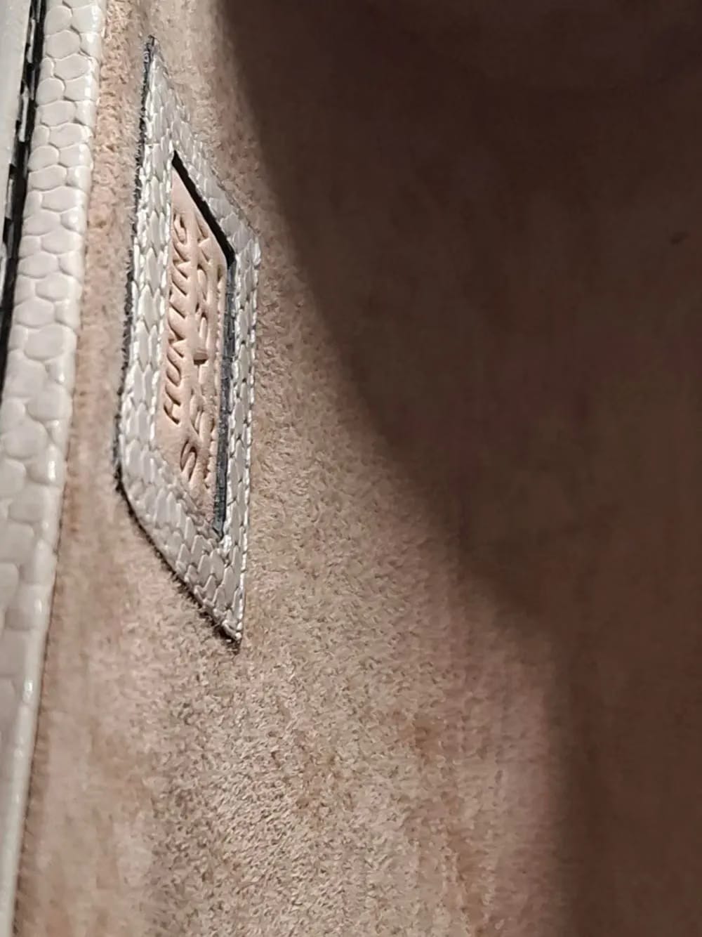 snakeskin-effect crossbody bag