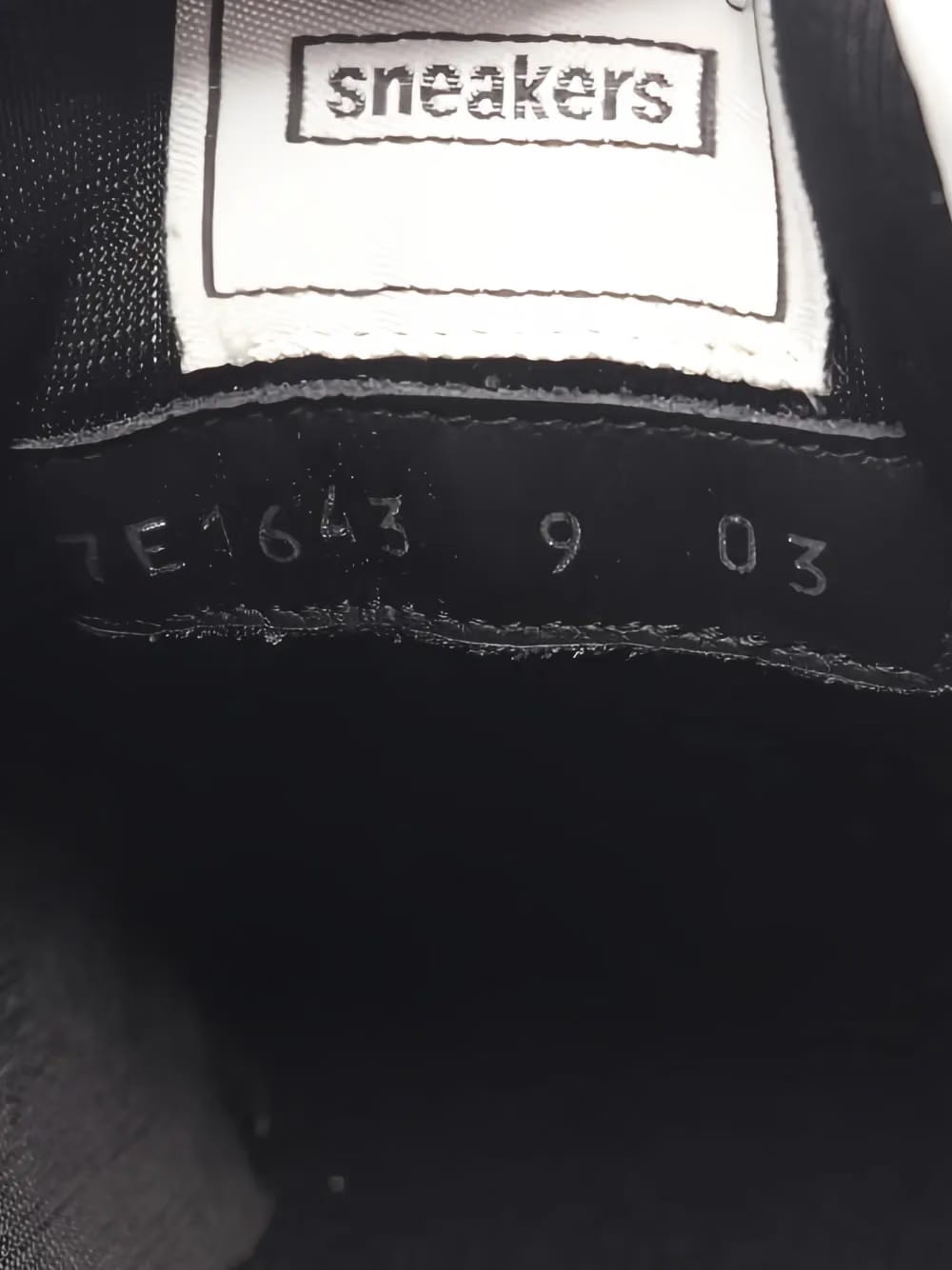 2020s Match leather sneakers