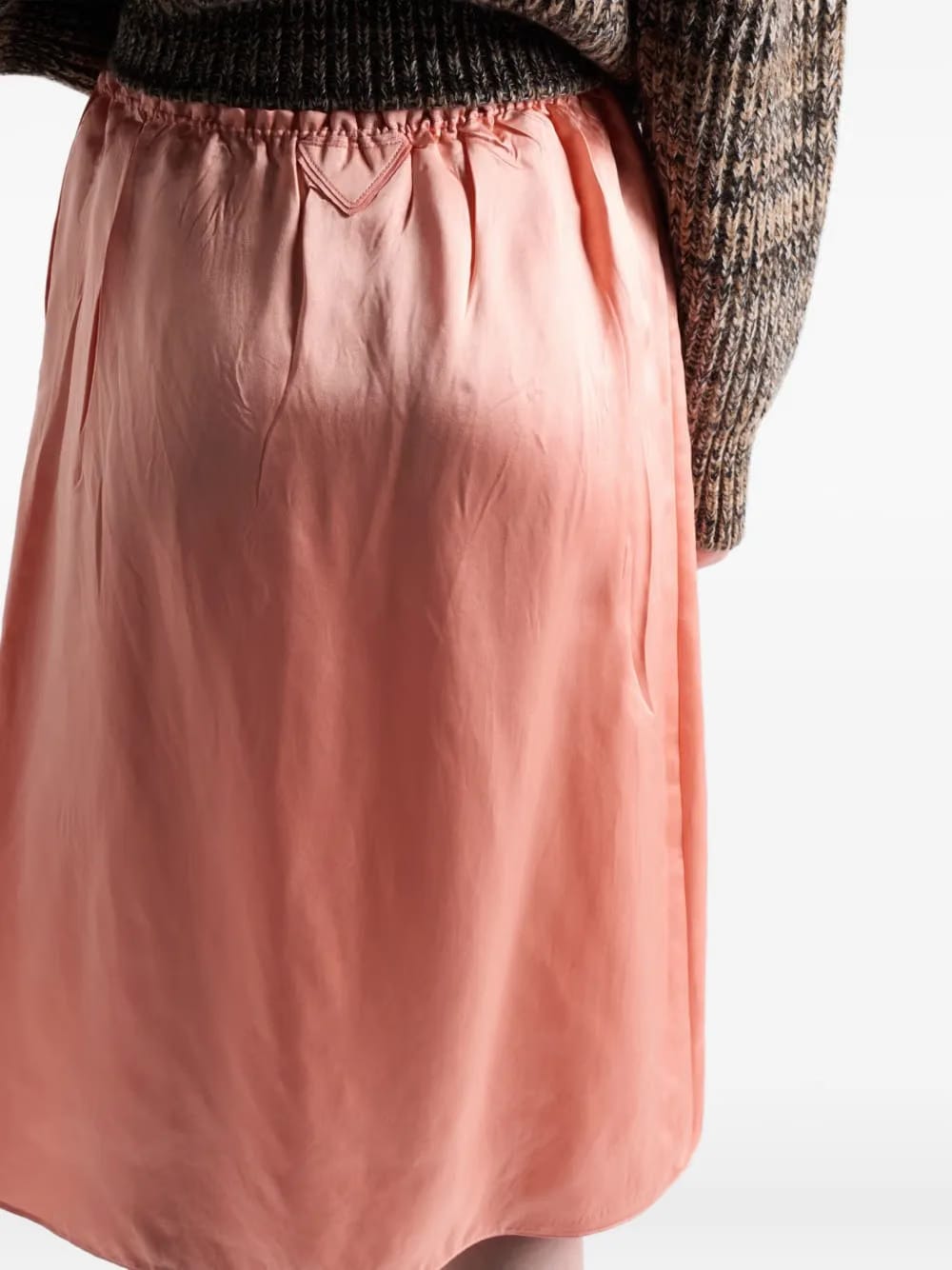 elasticated-waist satin skirt