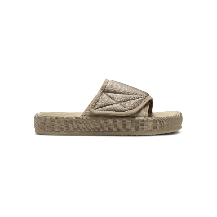 Yeezy Season 7 Slipper Sand