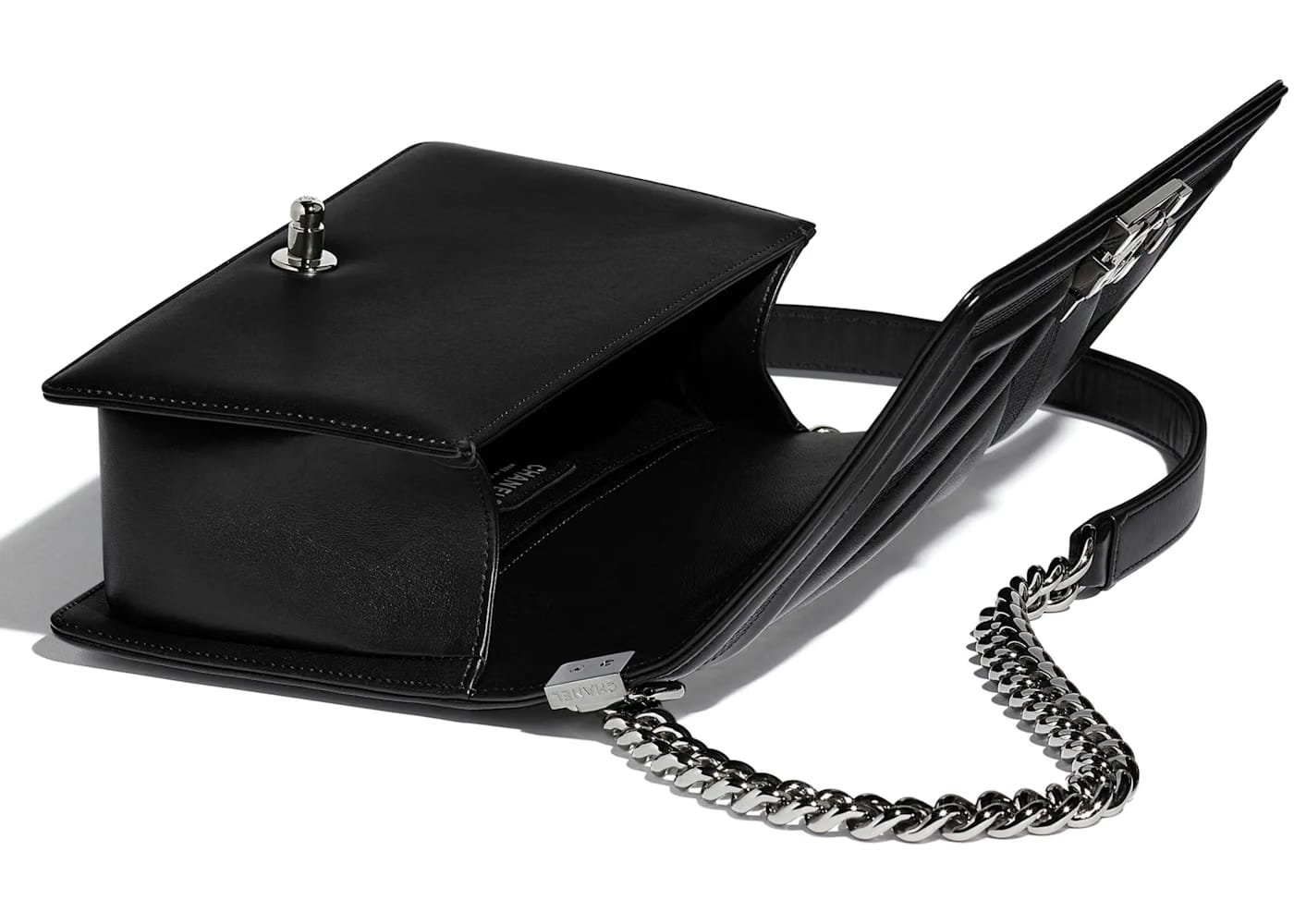 Chanel Boy Handbag Chevron Calfskin Ruthenium-tone Black