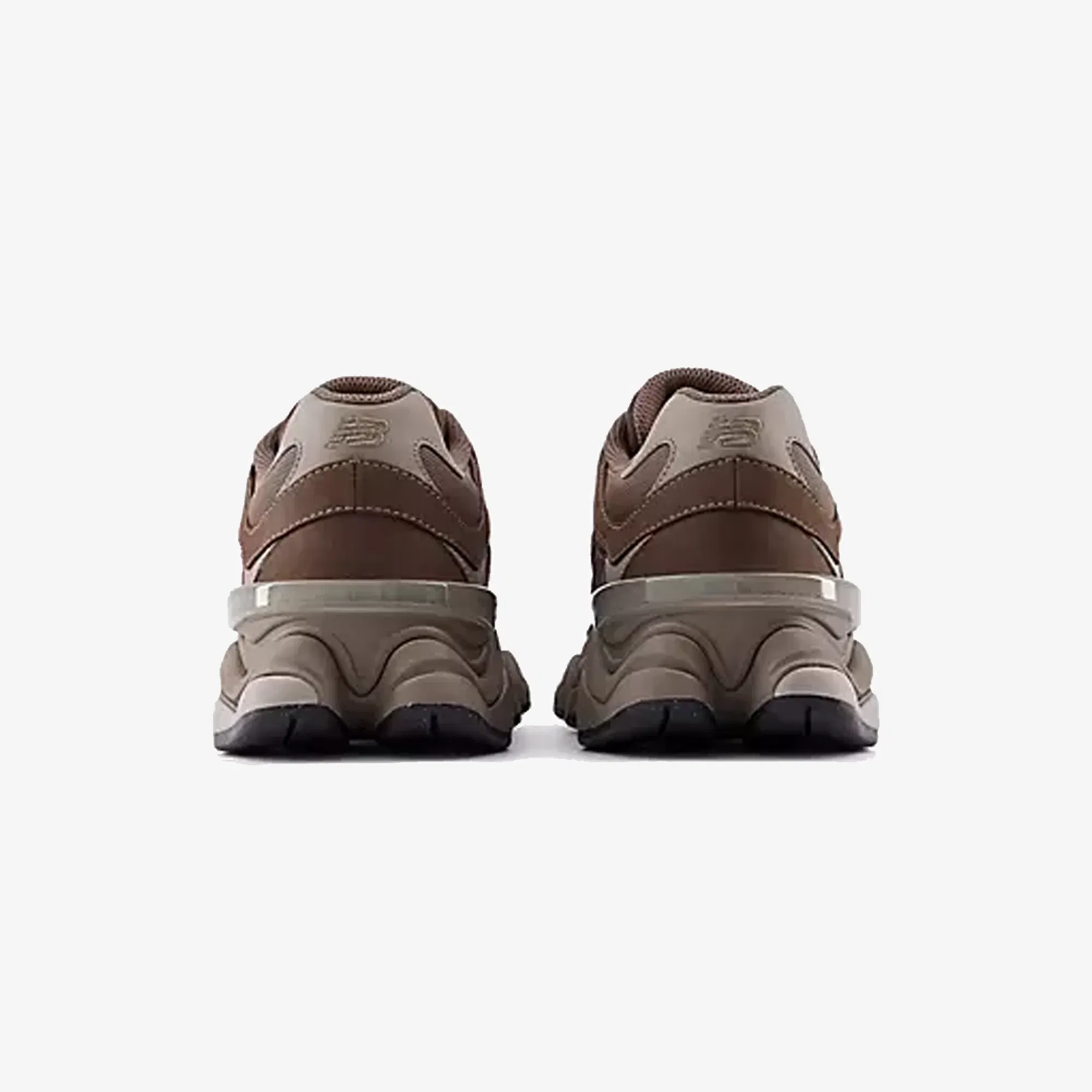 New Balance 9060 { CORTADO/DOCKSIDE