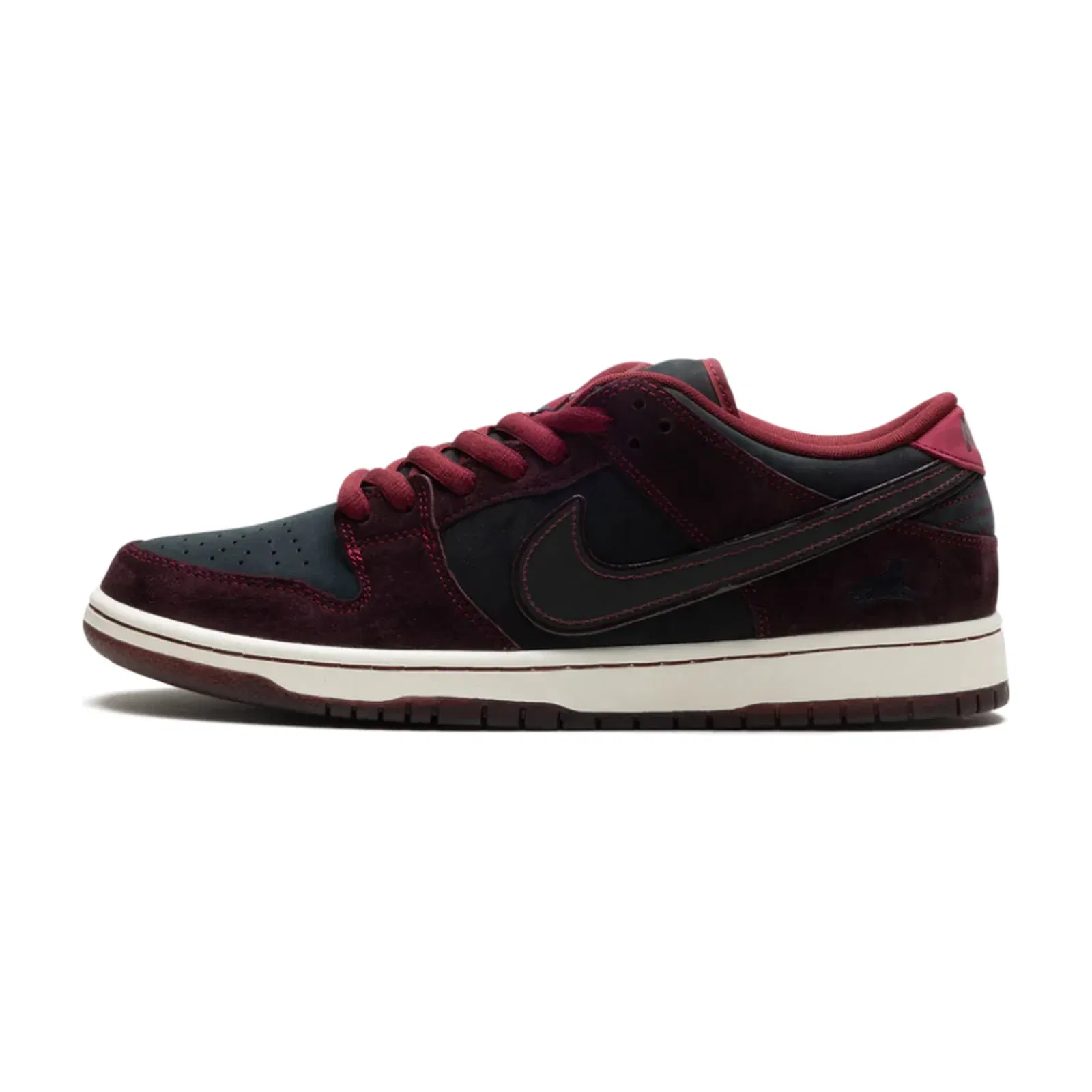Nike SB Dunk Low Riot Skateshop