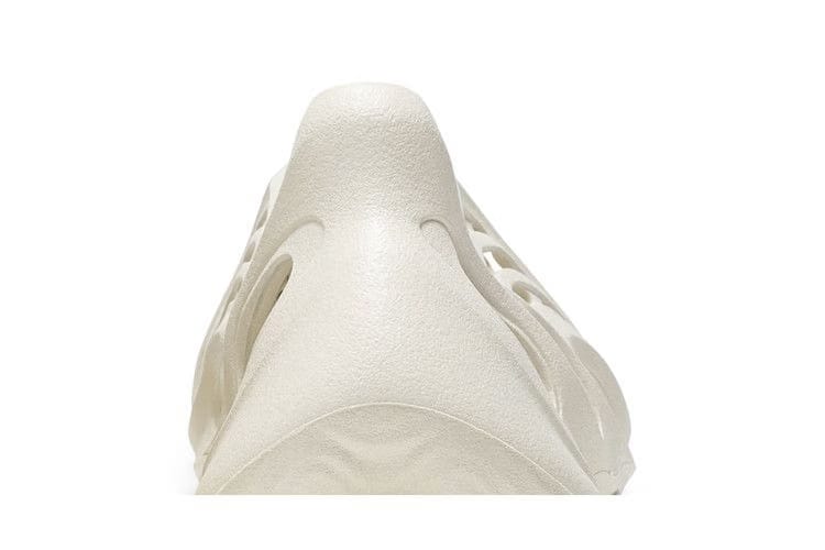 Yeezy Foam RNNR Ararat (2020/2022)
