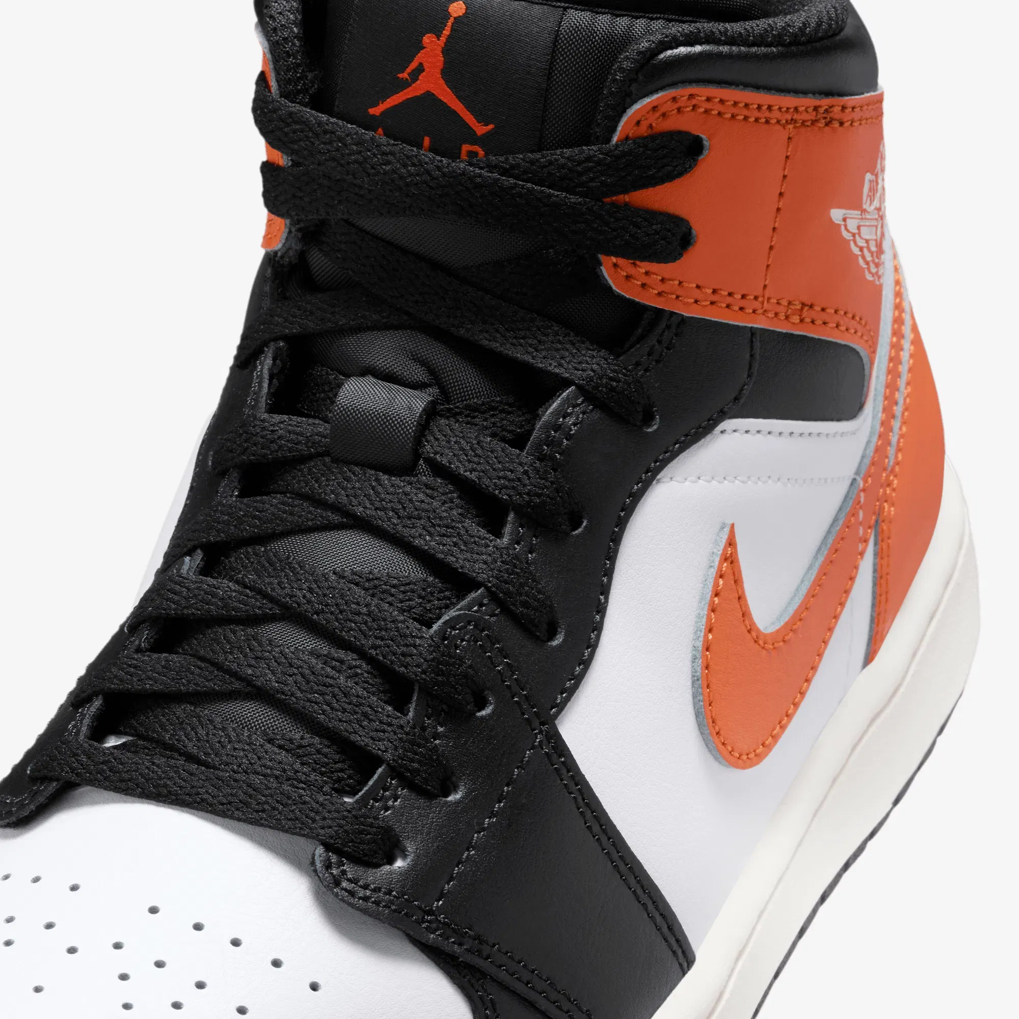 Air Jordan 1 Mid Black Toe Starfish