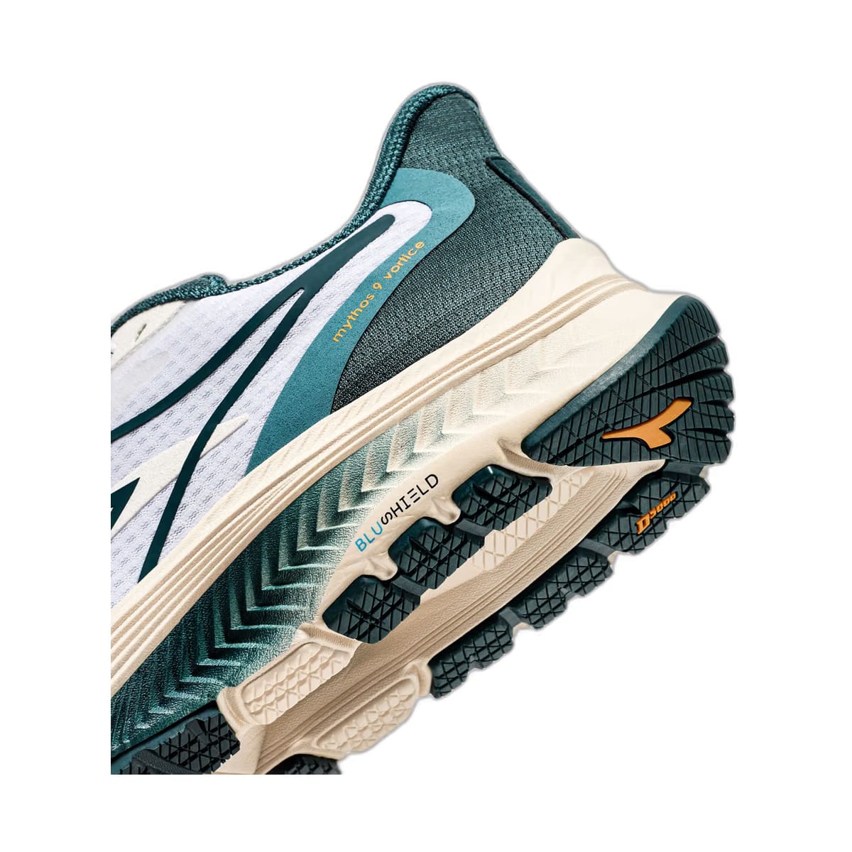 Diadora Mythos Blushield 9 Vortice Wht/Mediterranea/Whisper Wht