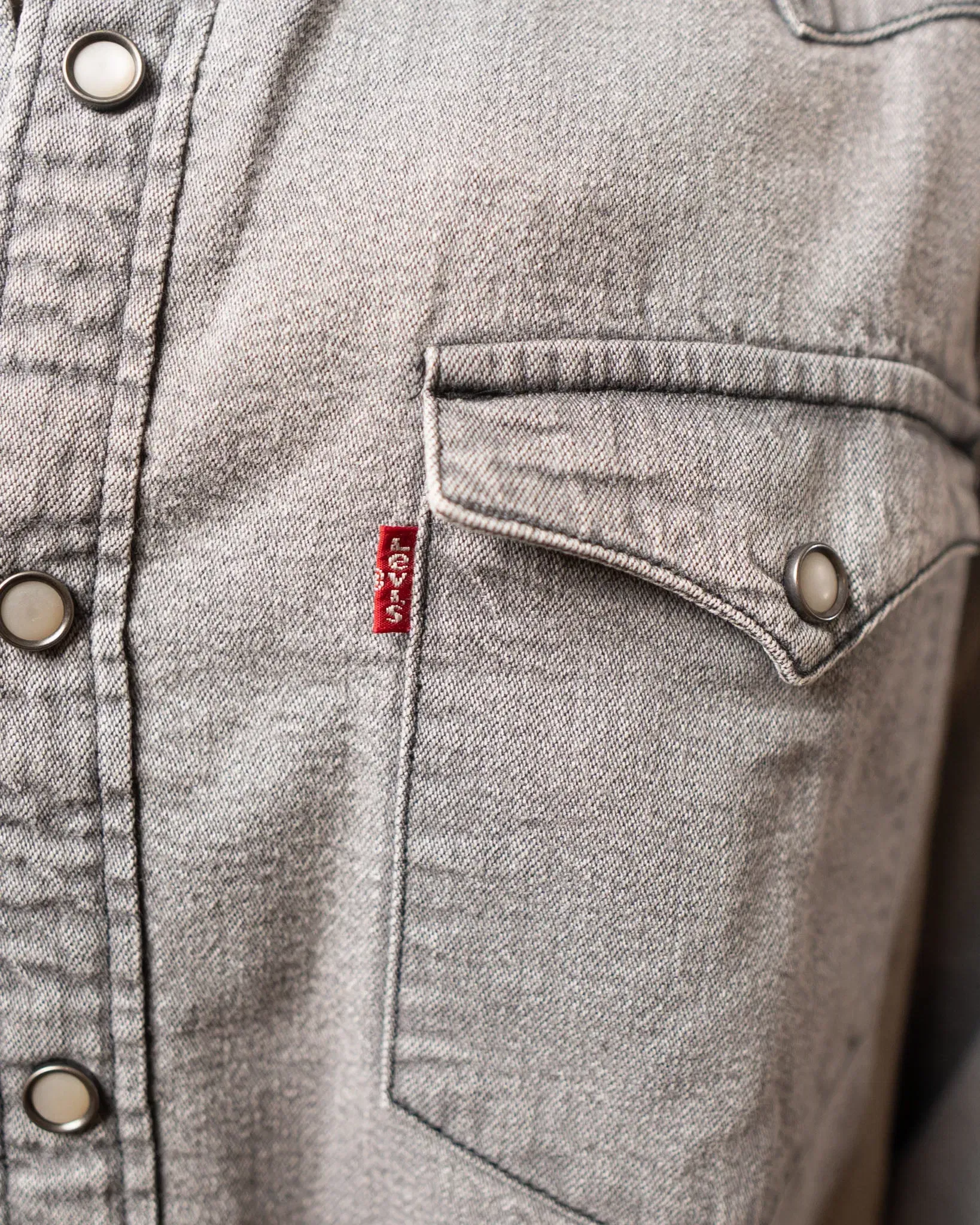 Levis Light Grey Denim Shirt (M)