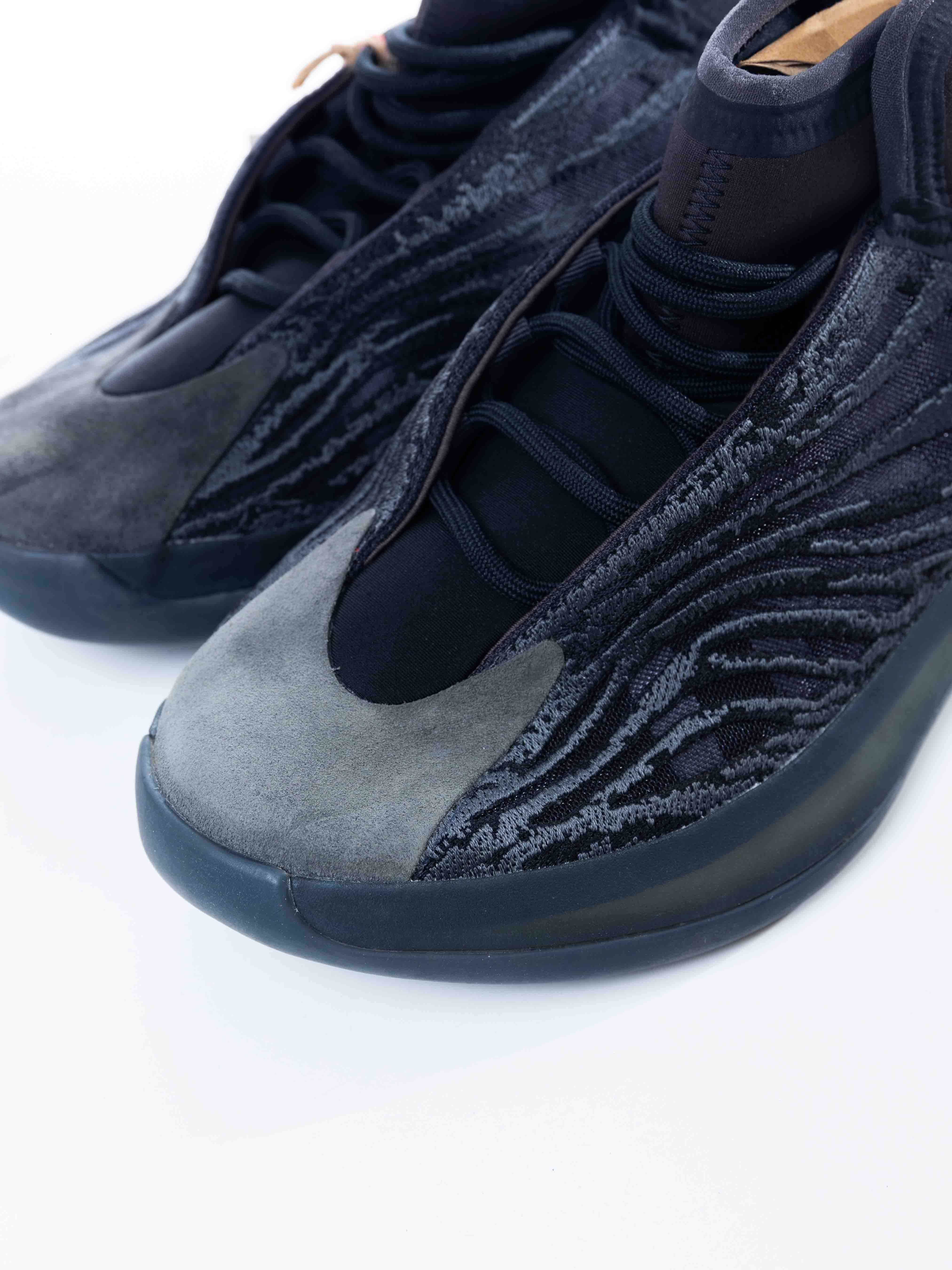 Adidas Yeezy QNTM Onyx (UK 10)