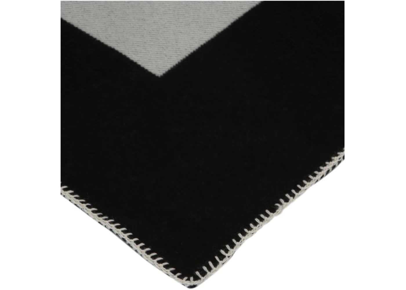 Givenchy 4G Logo Blanket Black/White